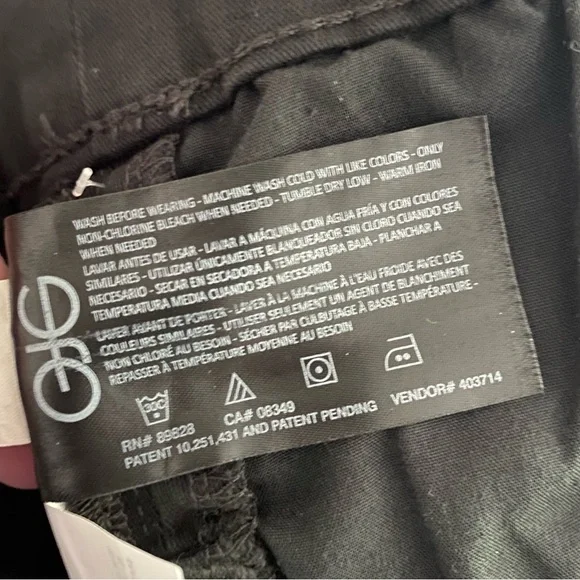 Gloria Vanderbilt Amanda Pull-on Skimmer Black Capri Jean Size 6 NWT - Picture 7 of 16